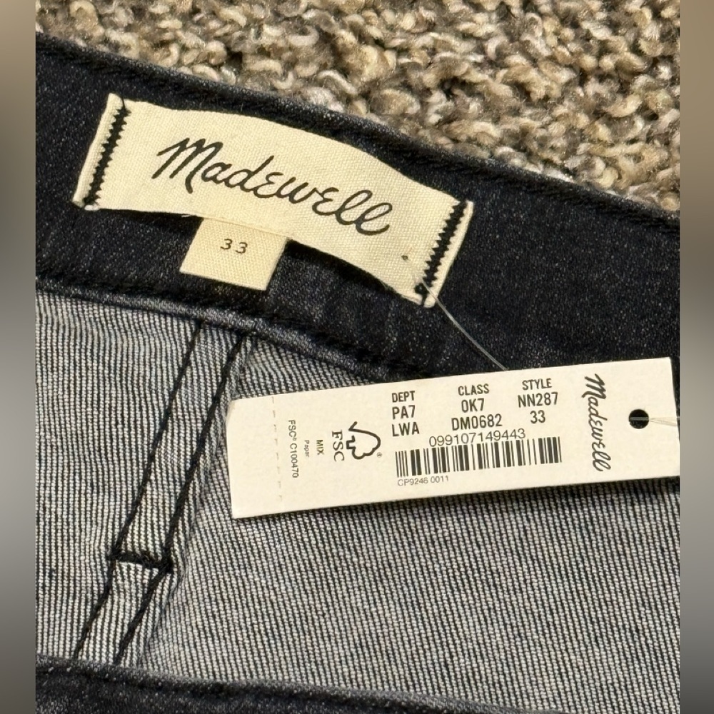 Madewell low-rise jeans size 33, lunar wash, 100% cotton, straight leg - Picture 5 of 12
